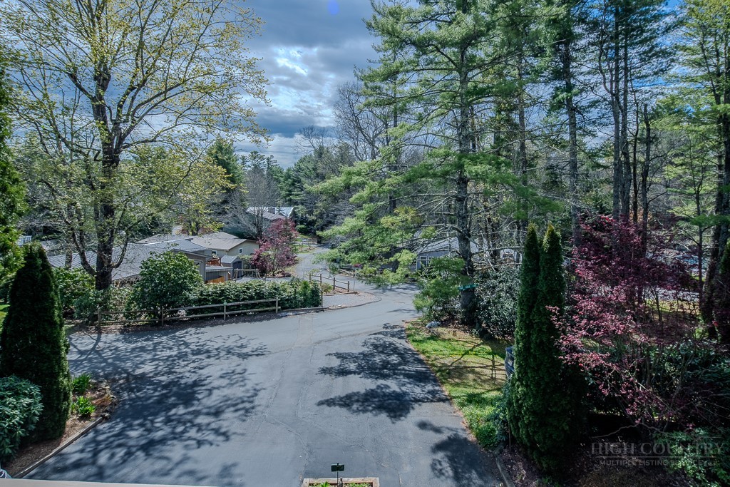 192 Pine Ridge Loop Newland, NC 28657 - Photo 27 of 46