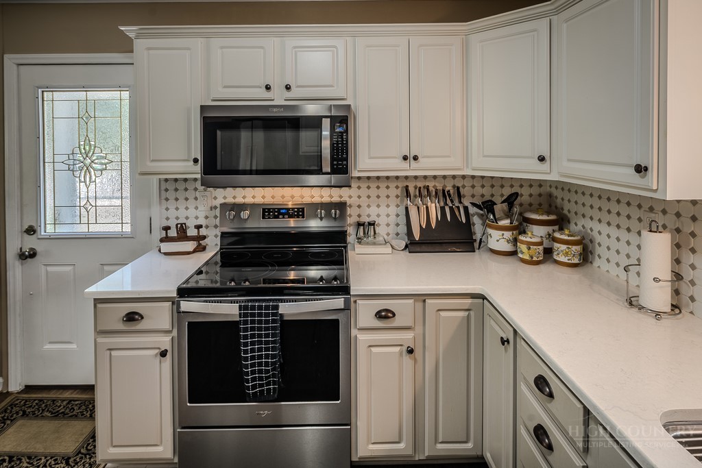 192 Pine Ridge Loop Newland, NC 28657 - Photo 9 of 46