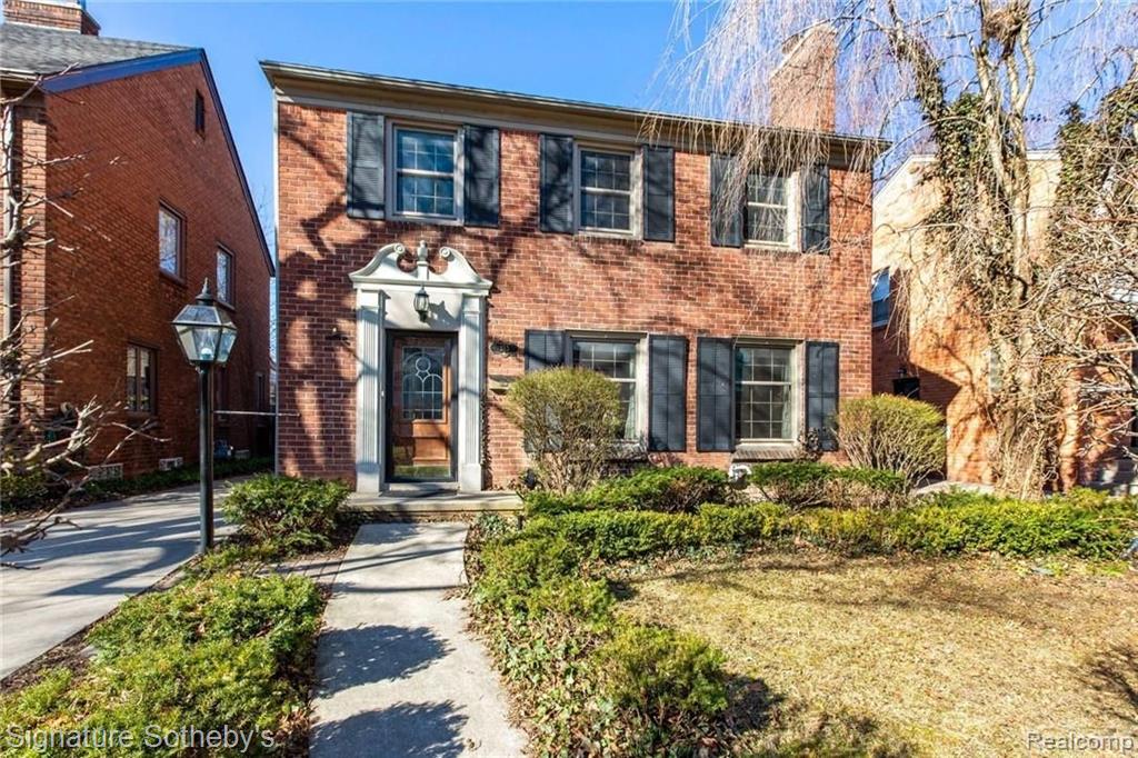 353 McMillan Road Grosse Pointe Farms, MI 48236 - Photo 1 of 27