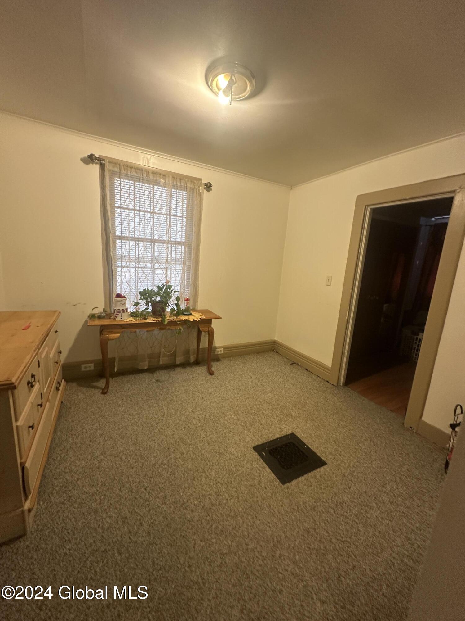 6 Catherine Street Schenectady, NY 12307 - Photo 4 of 8 IMG_0387