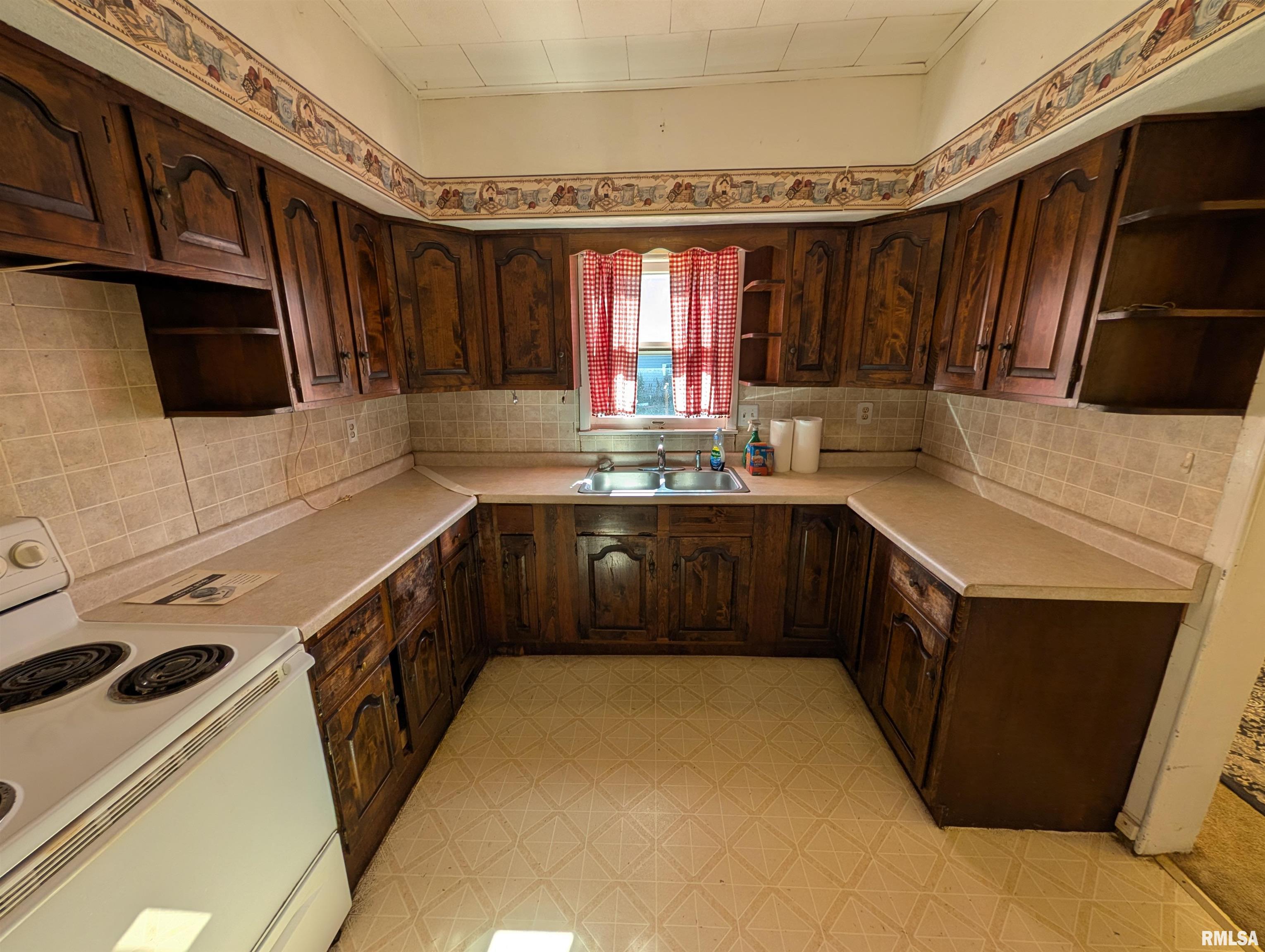 1024 West Main Street Bushnell, IL 61422 - Photo 9 of 14