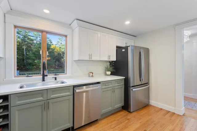 $1,550,000 | 31 Old Blue Point Road, Scarborough, ME 04074