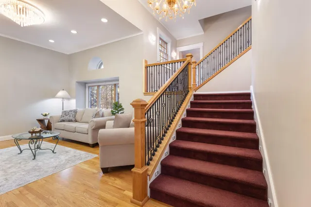 $1,550,000 | 31 Old Blue Point Road, Scarborough, ME 04074