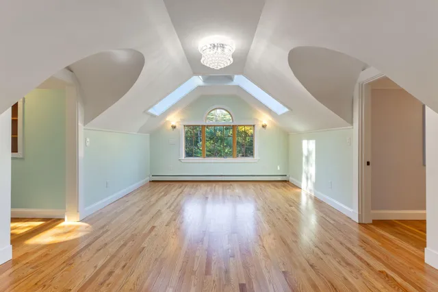 $1,550,000 | 31 Old Blue Point Road, Scarborough, ME 04074