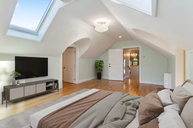 $1,550,000 | 31 Old Blue Point Road, Scarborough, ME 04074