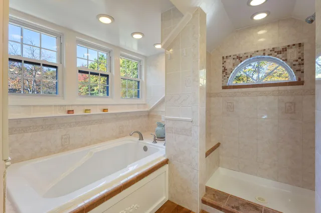 $1,550,000 | 31 Old Blue Point Road, Scarborough, ME 04074