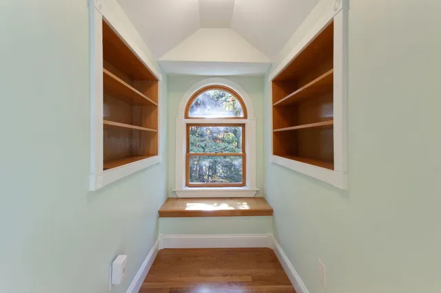 $1,550,000 | 31 Old Blue Point Road, Scarborough, ME 04074