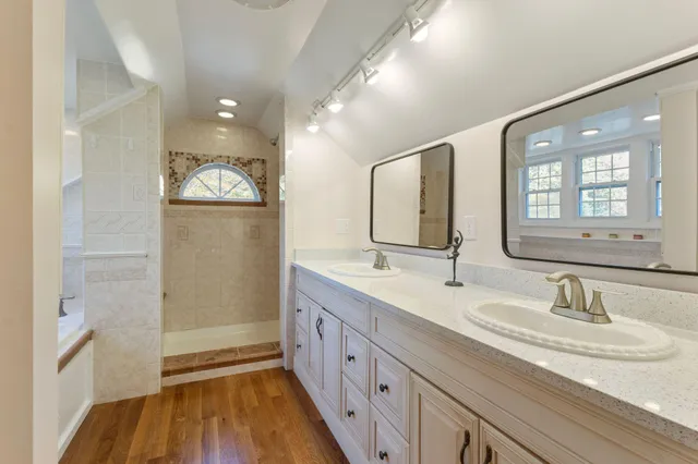 $1,550,000 | 31 Old Blue Point Road, Scarborough, ME 04074