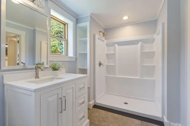 $1,550,000 | 31 Old Blue Point Road, Scarborough, ME 04074