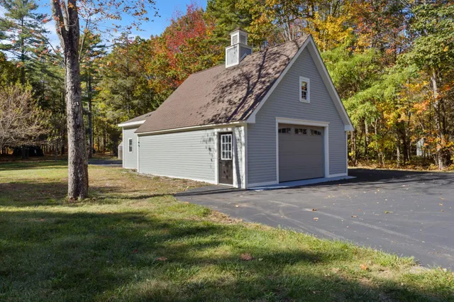$1,550,000 | 31 Old Blue Point Road, Scarborough, ME 04074