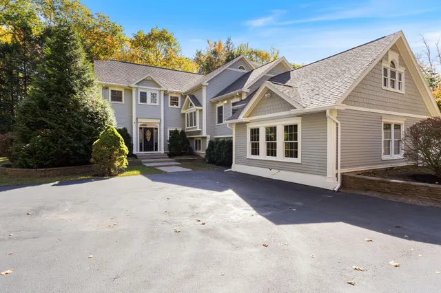 $1,550,000 | 31 Old Blue Point Road, Scarborough, ME 04074