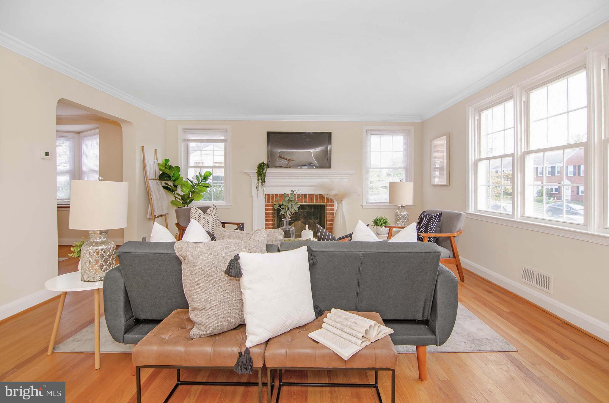 1544 Doxbury Road Towson, MD 21286 - Photo 11 of 31 Living Room