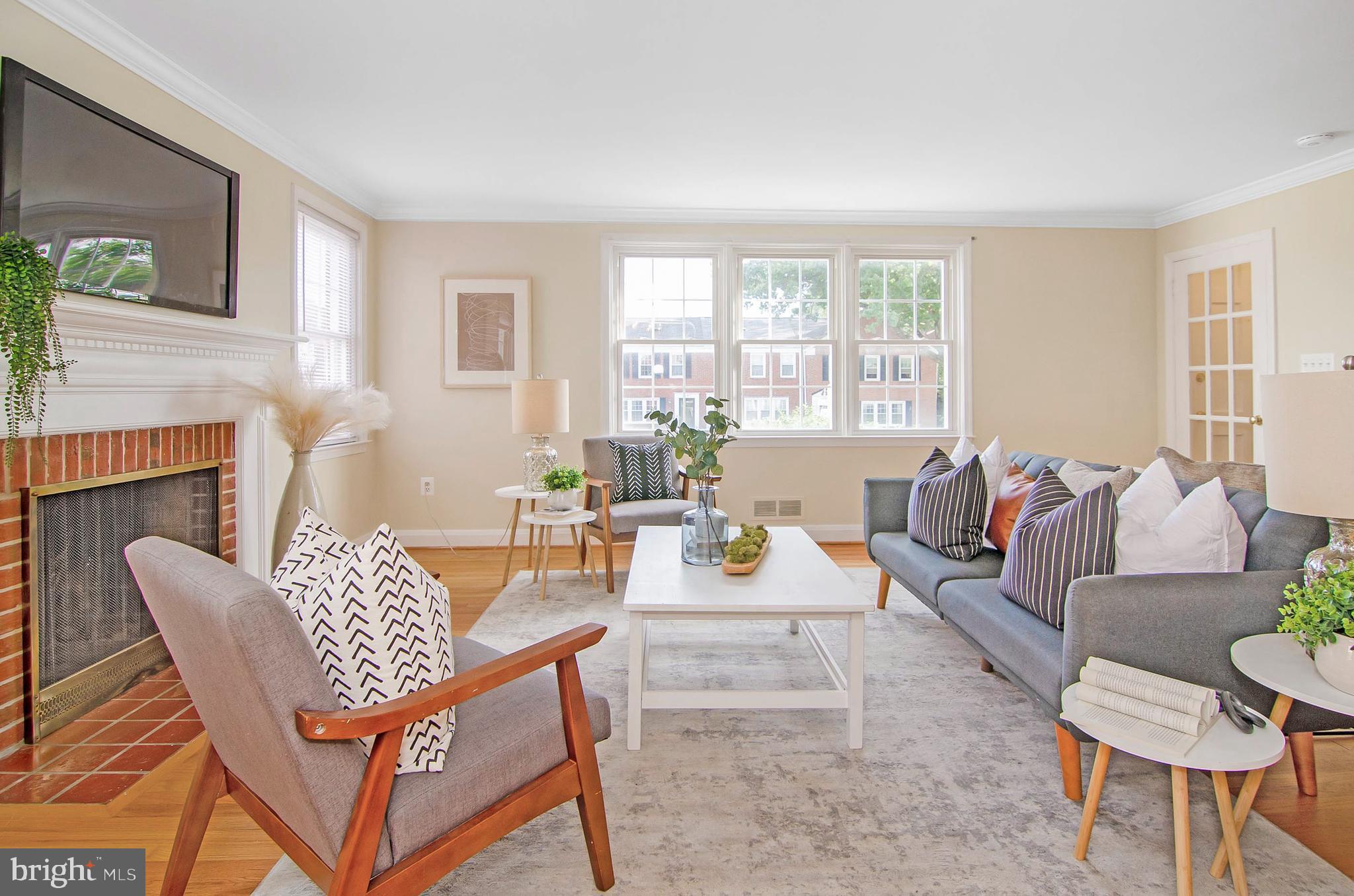 1544 Doxbury Road Towson, MD 21286 - Photo 12 of 31 Living Room