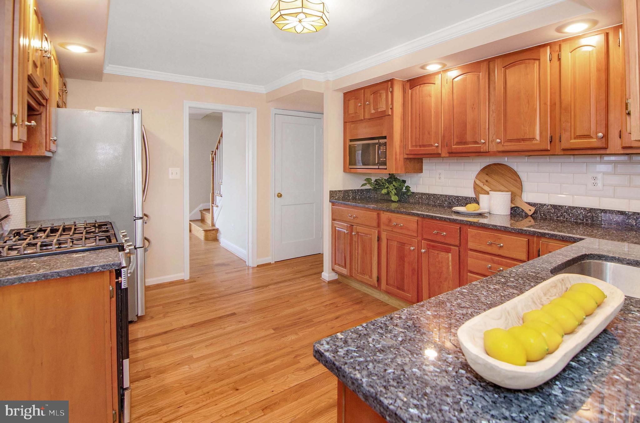 1544 Doxbury Road Towson, MD 21286 - Photo 16 of 31 Kitchen