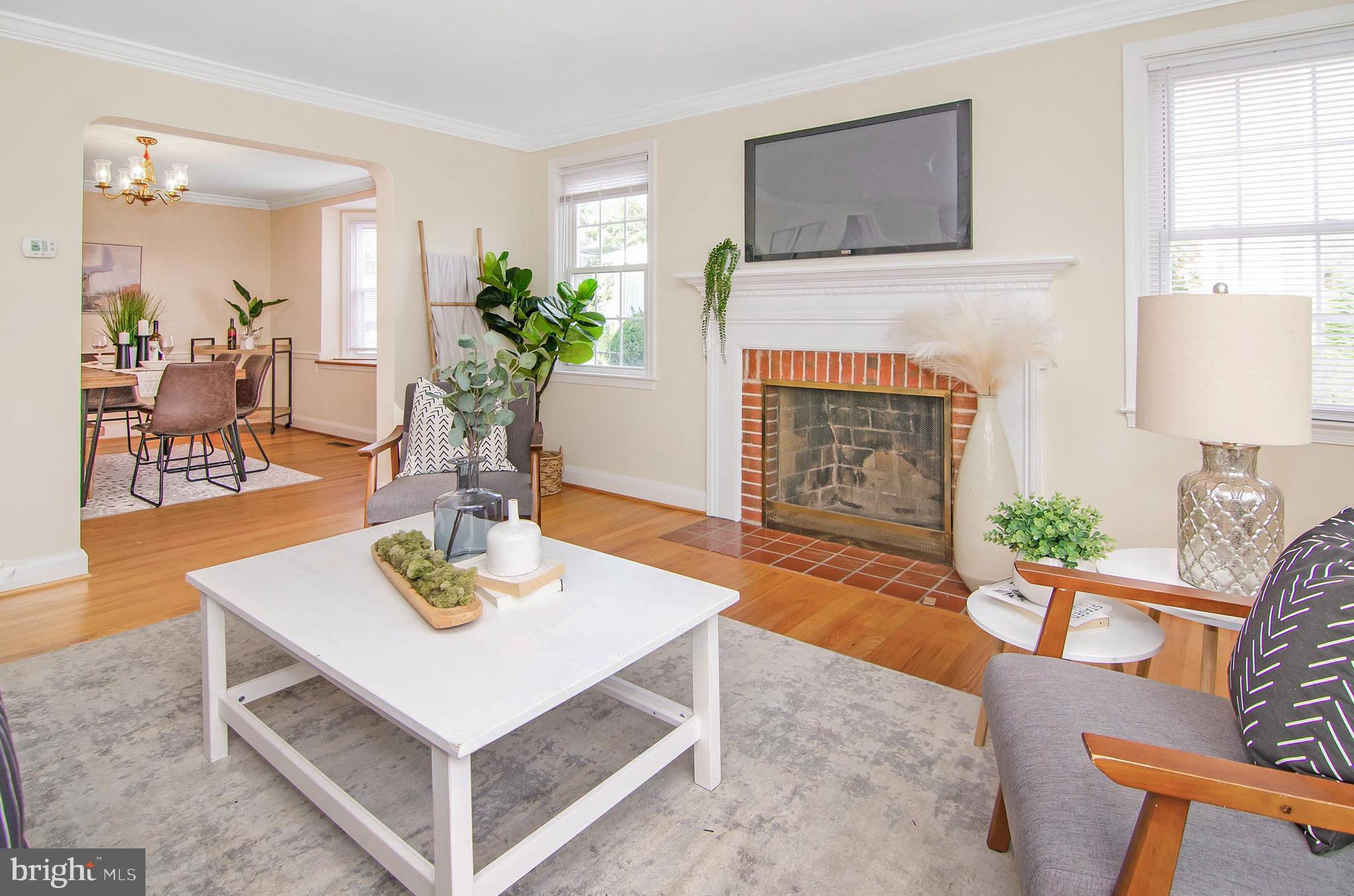 1544 Doxbury Road Towson, MD 21286 - Photo 2 of 31 Living Room