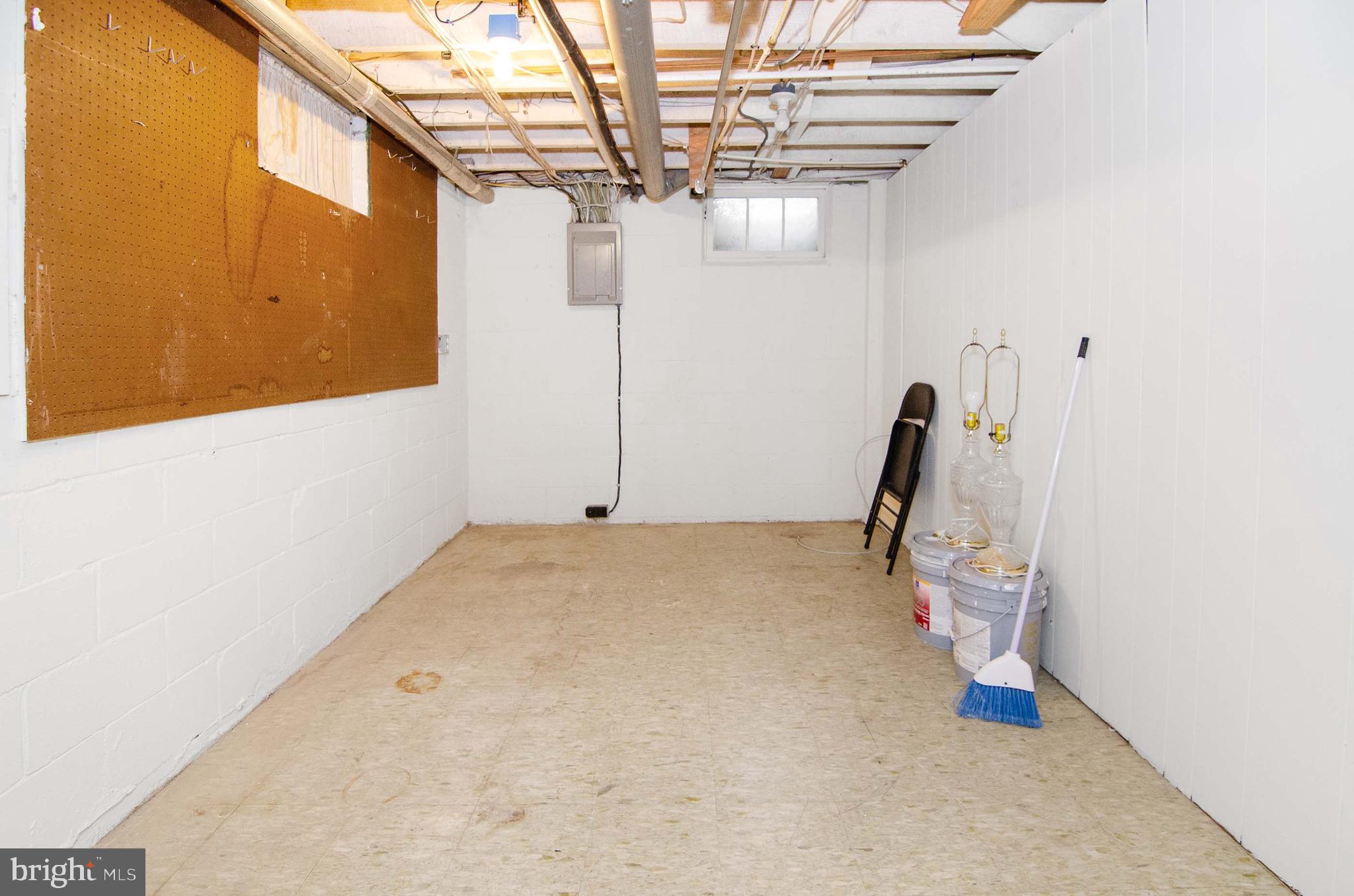 1544 Doxbury Road Towson, MD 21286 - Photo 27 of 31 Laundry Room