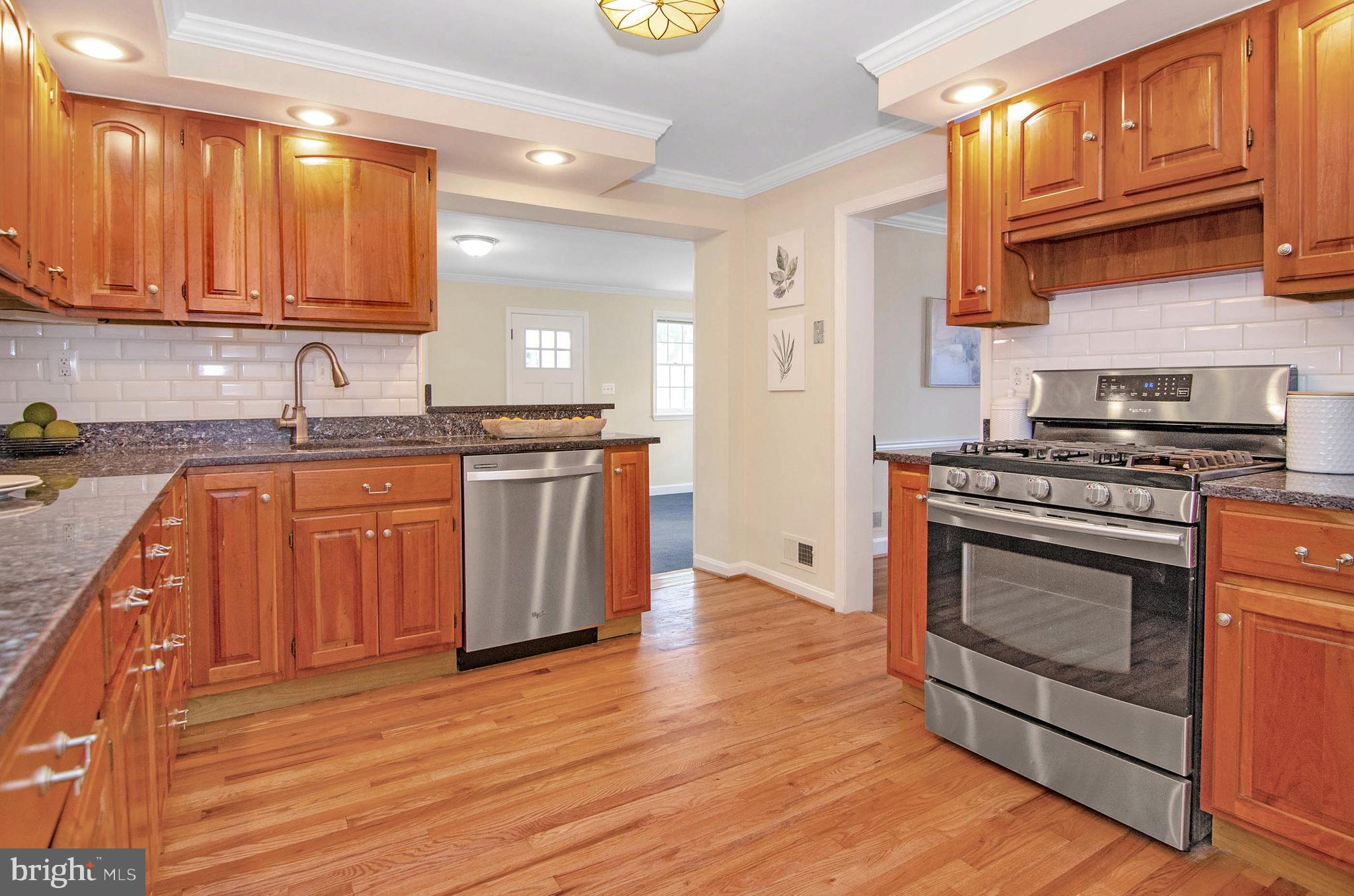 1544 Doxbury Road Towson, MD 21286 - Photo 4 of 31 Kitchen