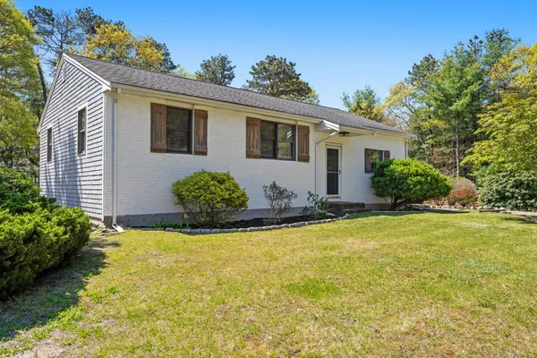 $589,000 | 17 Dry Hollow Lane, Mashpee, MA 02649