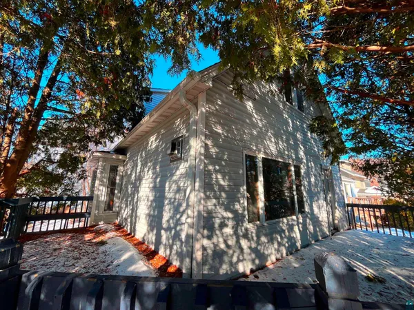 $177,500 | 2229 West 7th Street, Duluth, MN 55806