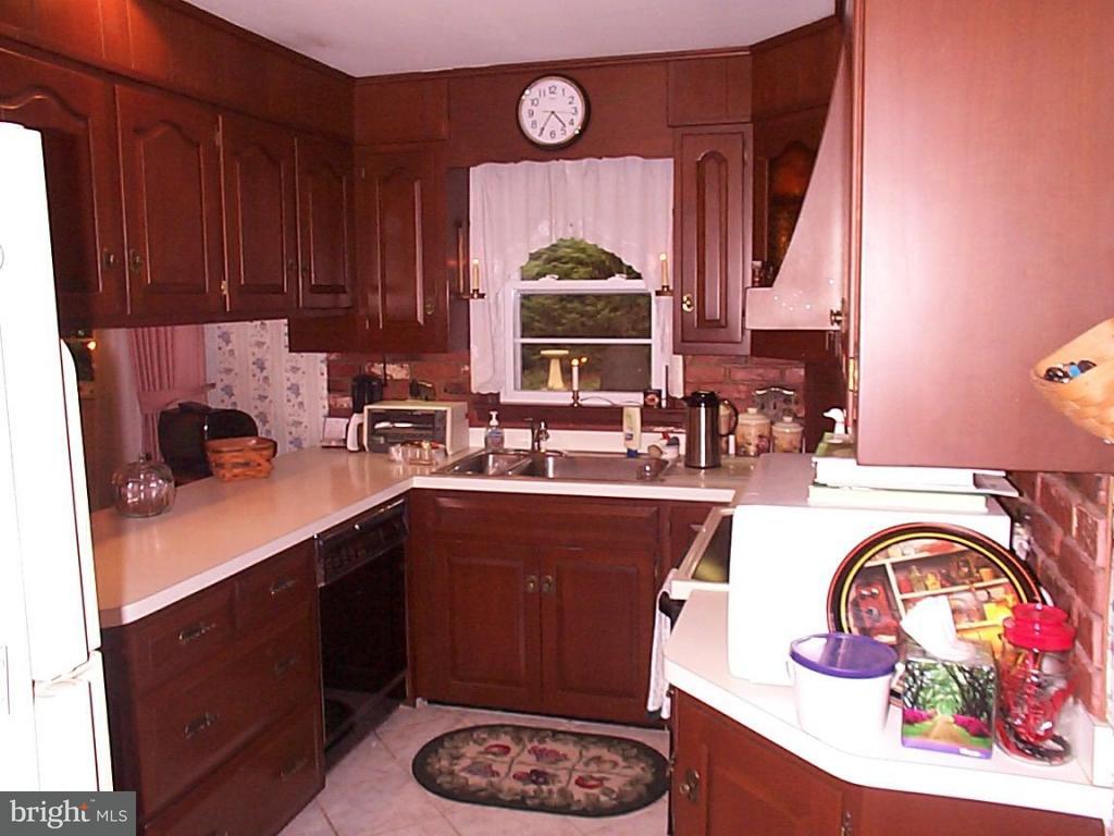 2519 Chestnut Ridge Drive Lancaster, PA 17601 - Photo 5 of 19 Gallery Image 5