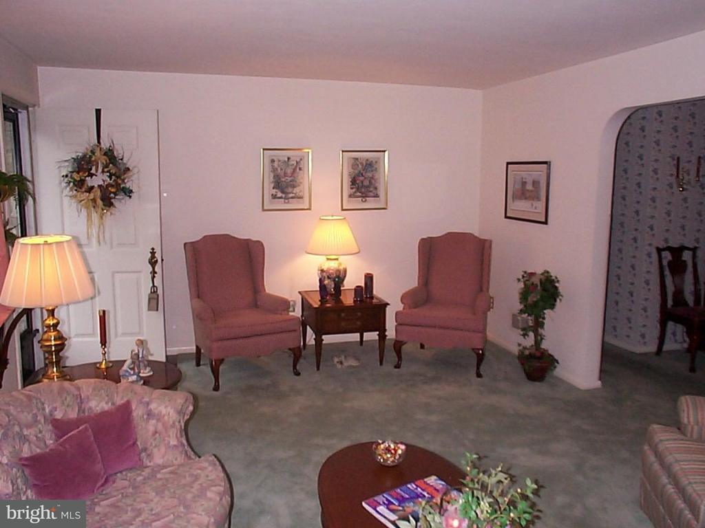 2519 Chestnut Ridge Drive Lancaster, PA 17601 - Photo 8 of 19 Gallery Image 8