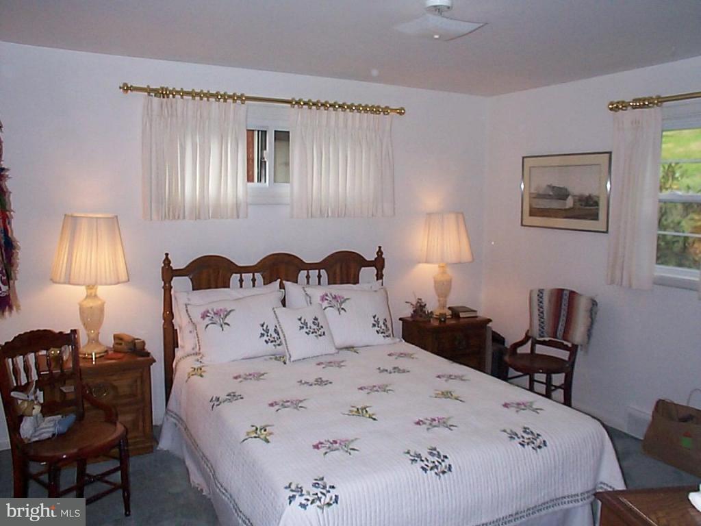 2519 Chestnut Ridge Drive Lancaster, PA 17601 - Photo 10 of 19 Gallery Image 10