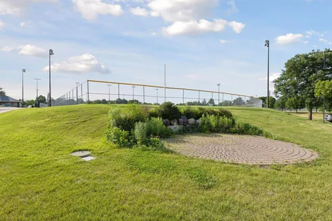 $500,000 | 15650 17th Avenue North, Plymouth, MN 55447
