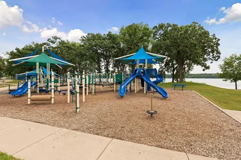 $500,000 | 15650 17th Avenue North, Plymouth, MN 55447