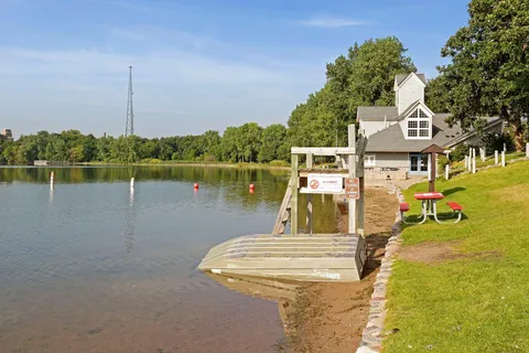 $500,000 | 15650 17th Avenue North, Plymouth, MN 55447