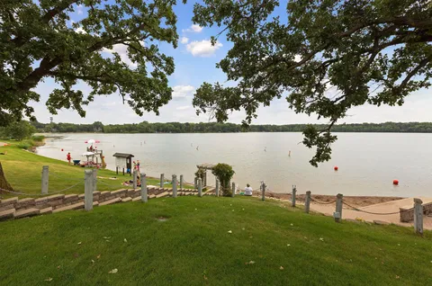 $500,000 | 15650 17th Avenue North, Plymouth, MN 55447