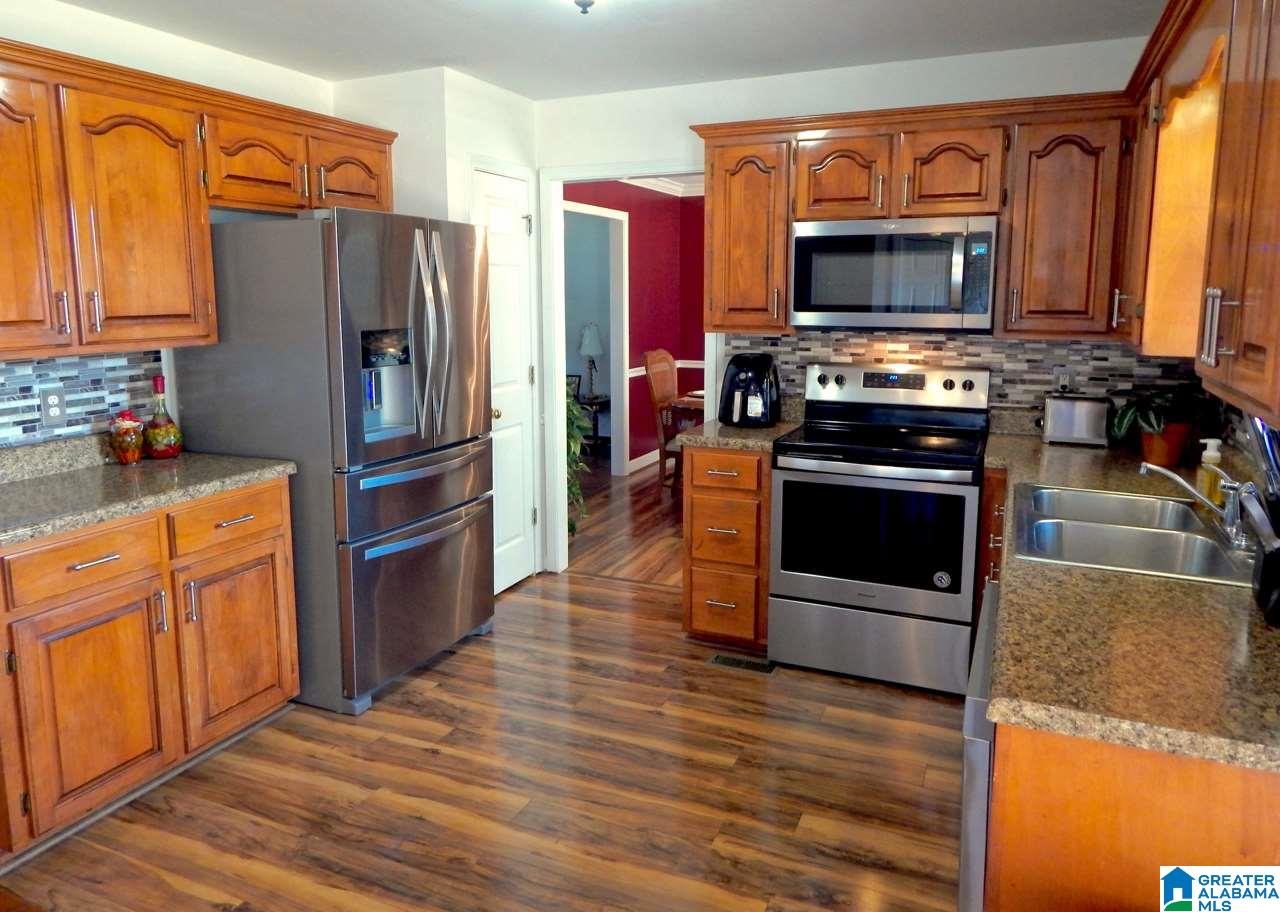2809 Red Leaf Circle Bessemer, AL 35023 - Photo 6 of 22