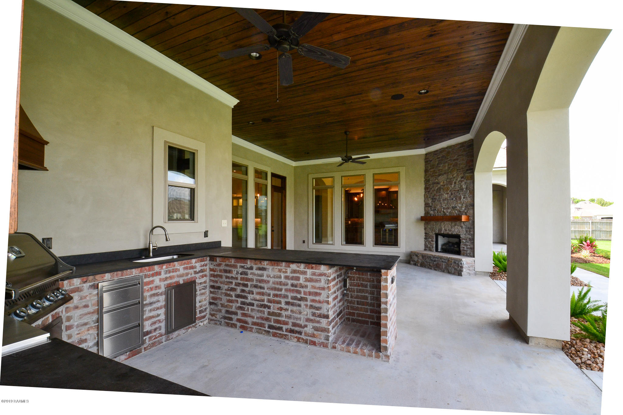 202 Rue De La Rochelle Broussard, LA 70518 - Photo 12 of 27 Gallery Image 12