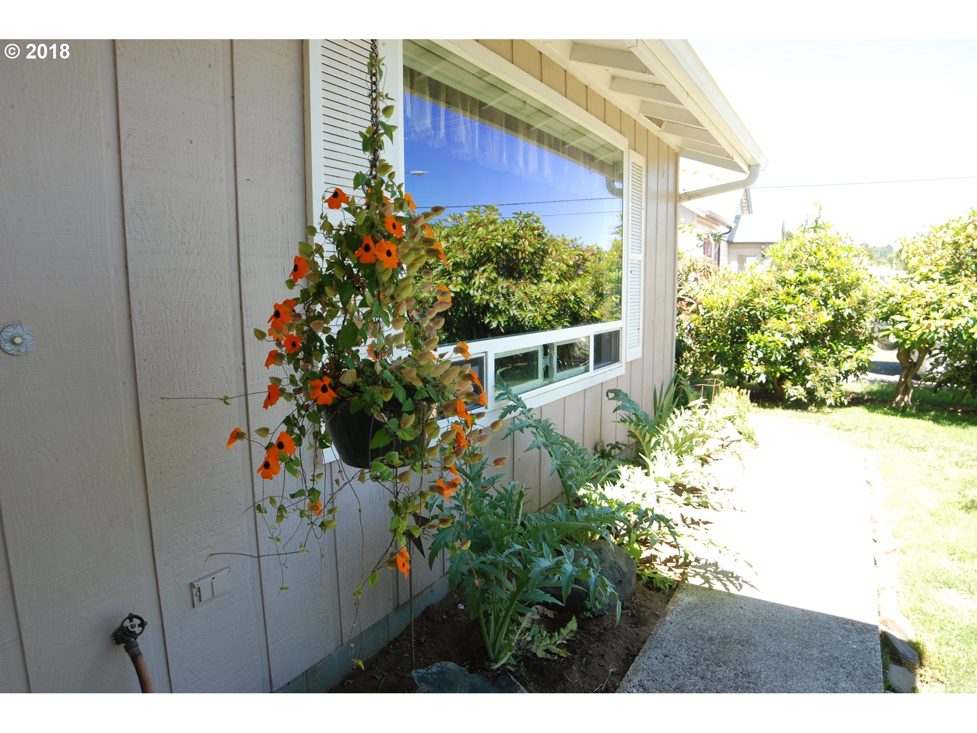 2021 Cedar Avenue Reedsport, OR 97467 - Photo 8 of 31 Gallery Image 8