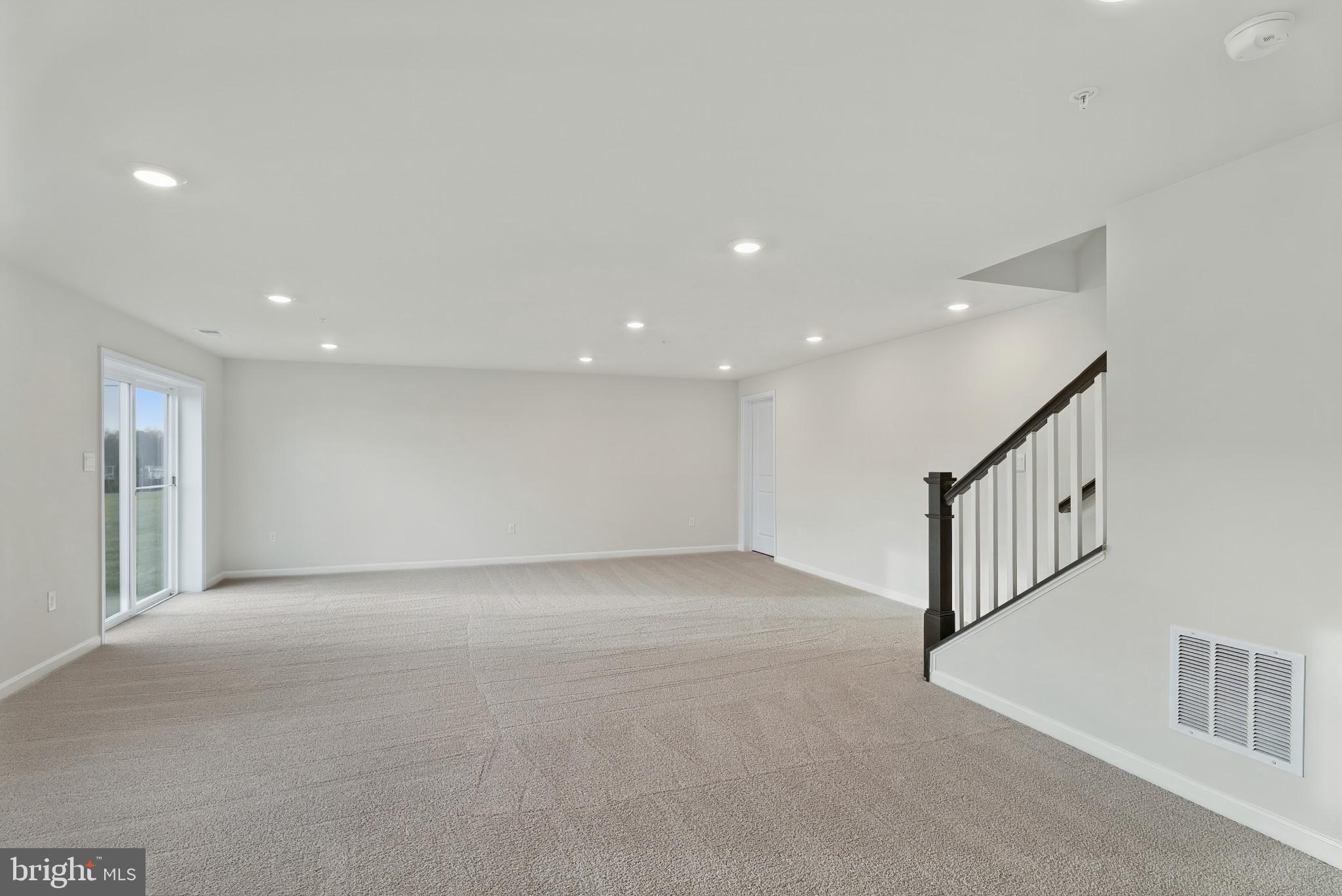 8 Comes Rdg Court Rosedale, MD 21237 - Photo 23 of 35