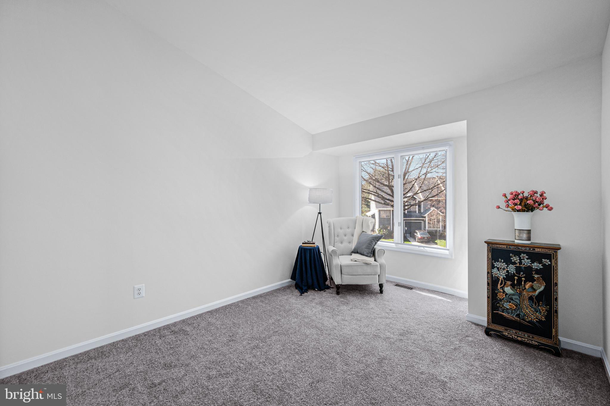 5213 Columbia Road, Unit 6 59 Columbia, MD 21044 - Photo 29 of 41 3rd bedroom with sitting area
