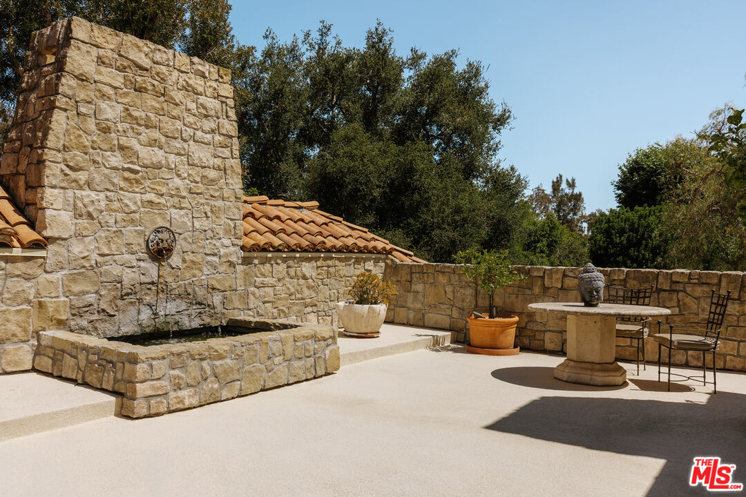 423 North Faring Road Los Angeles, CA 90077 - Photo 26 of 35