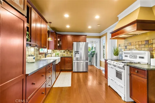$1,175,000 | 450 Sierra Madre Avenue, Glendora, CA 91741