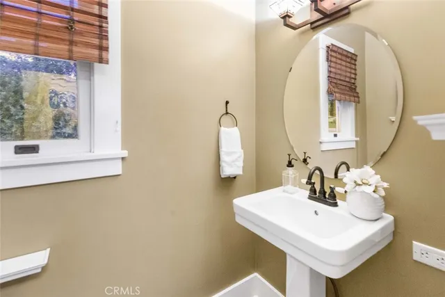 $1,175,000 | 450 Sierra Madre Avenue, Glendora, CA 91741