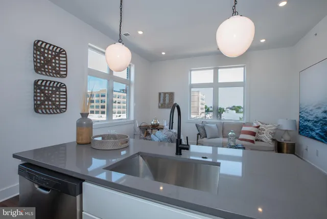 $1,370 | 2940 West Thompson Street, Unit 302, Philadelphia, PA 19121