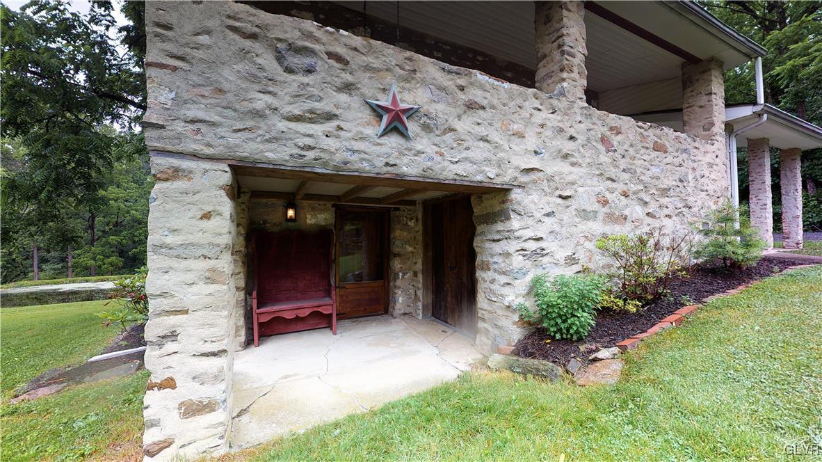 3048 Lilly Hill Road Bath, PA 18014 - Photo 4 of 50