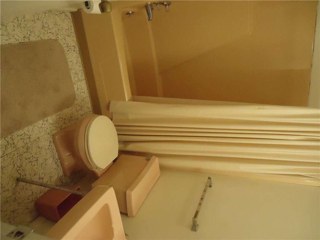 3005 Riverside Drive Claridge, PA 15623 - Photo 14 of 25 BATH MAIN LEVEL APARTMENT