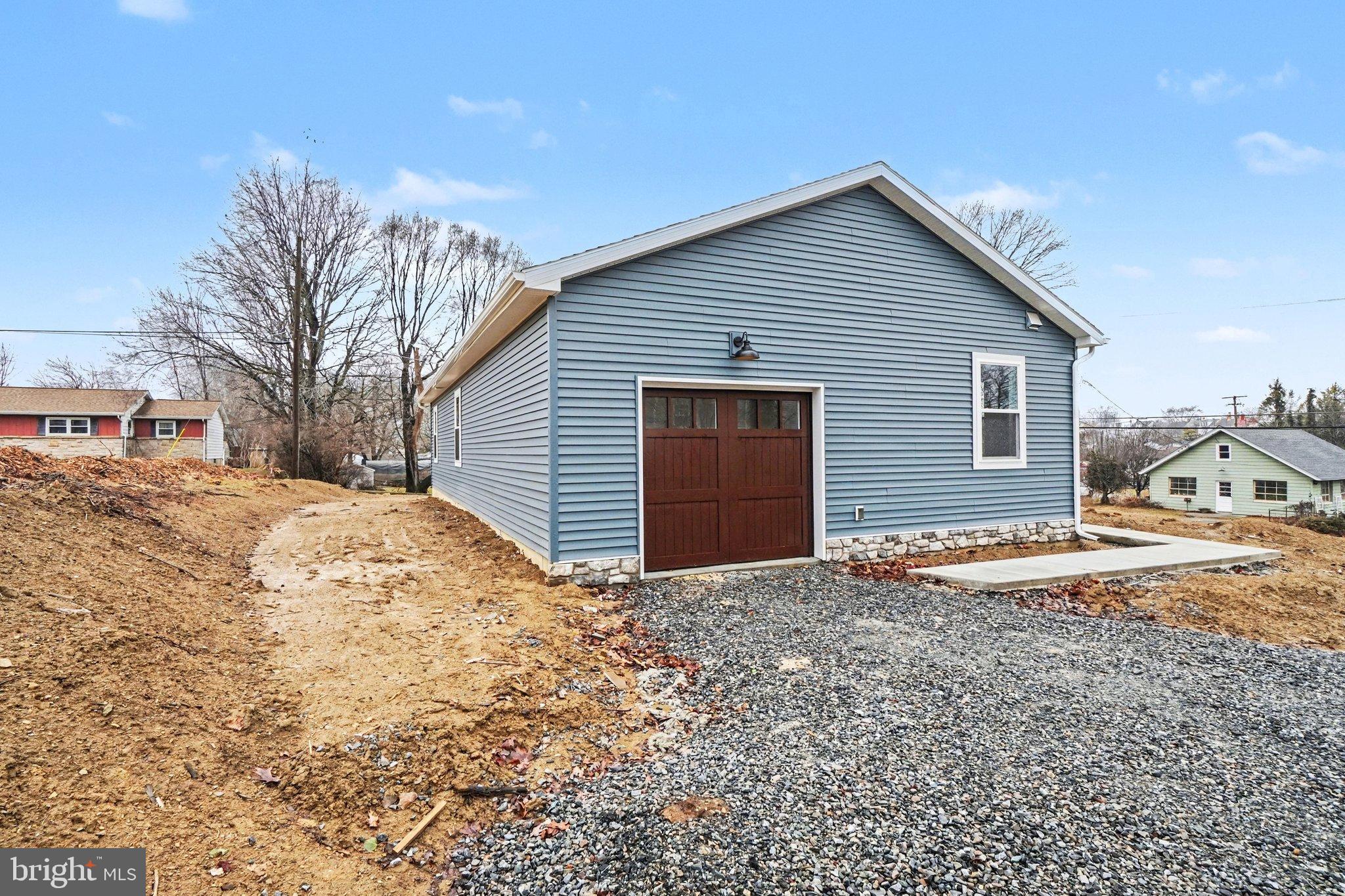 418 Elm Street Lebanon, PA 17042 - Photo 32 of 43 Charming blue home with spacious surroundings.