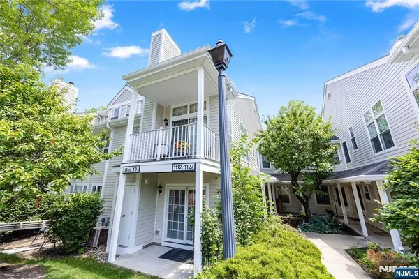 $2,950 | 1123 Hyde Park Court, Unit 1123, Mahwah, NJ 07430