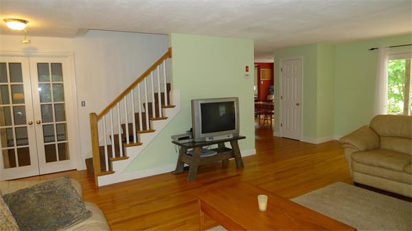 17 Winslow Road Natick, MA 01760 - Photo 4 of 29