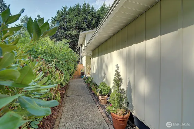 $885,000 | 15117 122nd Court Northeast, Kirkland, WA 98034