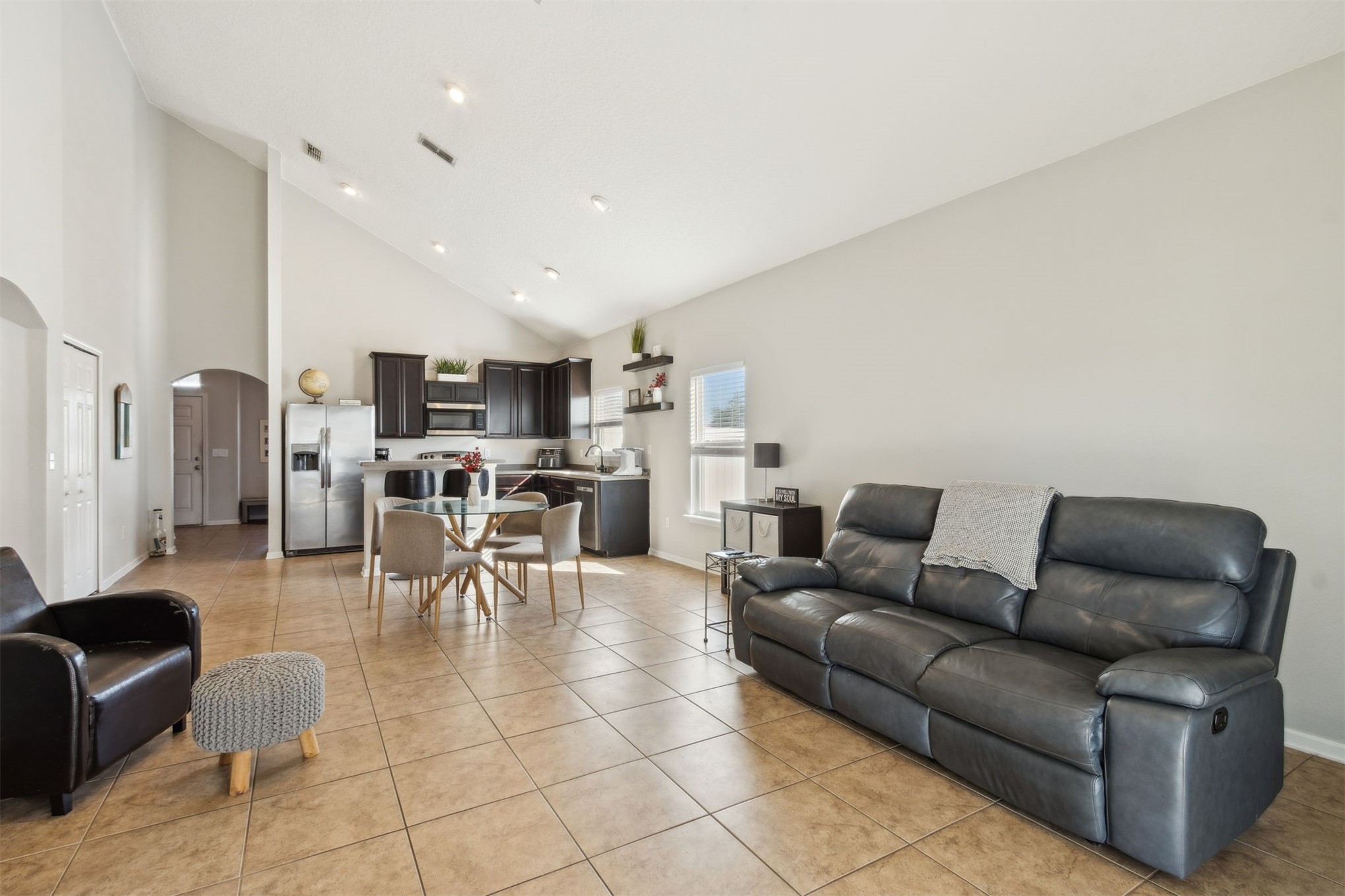 95029 Lavender Lane Fernandina Beach, FL 32034 - Photo 16 of 64 a living room with furniture and kitchen view