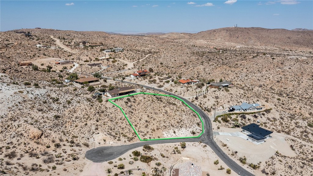 999 Mandarin Road Yucca Valley, CA 92284 - Photo 4 of 13