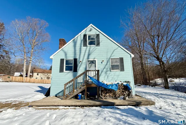 $285,000 | 343 East Wakefield Boulevard, Winchester, CT 06098