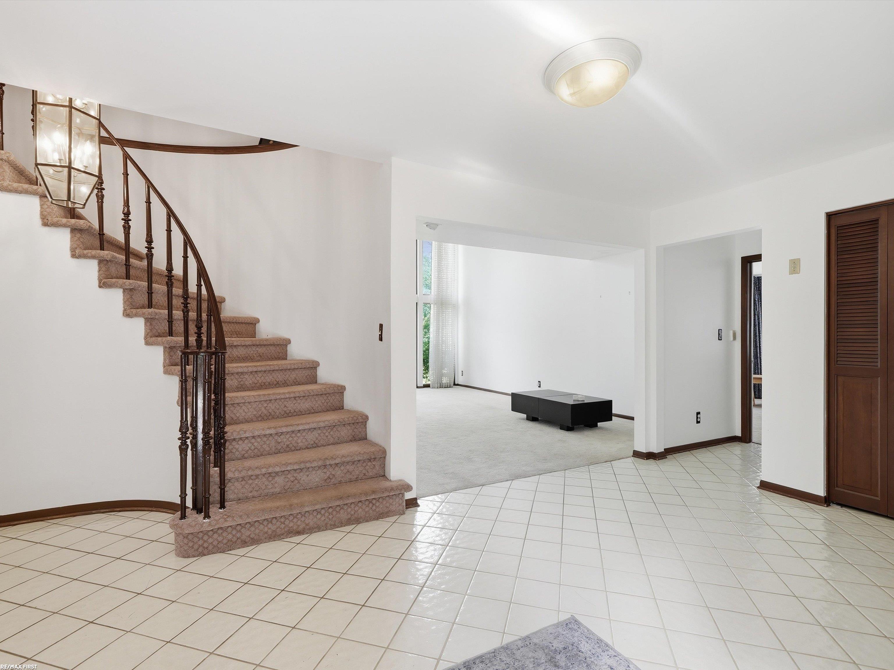 4677 Rolling Ridge Road West Bloomfield, MI 48323 - Photo 13 of 76