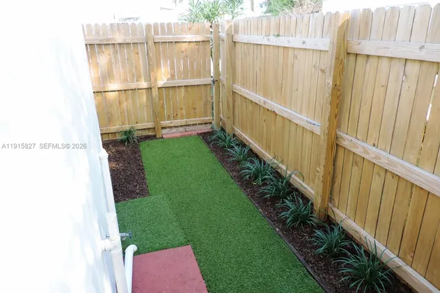 $3,300 | 3134 Southwest 25th Terrace, Unit FRONT, Miami, FL 33133